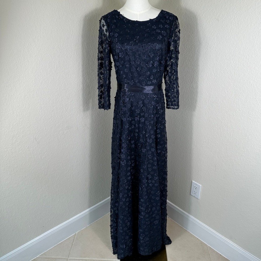 Tahari Gown Women 8 Navy Blue 3D Floral Sequin Lace Formal Evening Dress